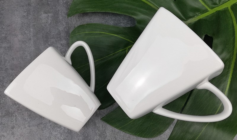 white porcelain coffee cup xícara de café de porcelana branca