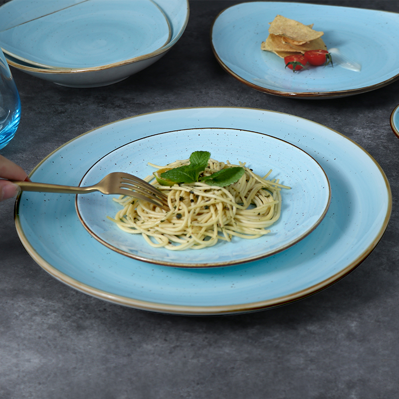 Prato de jantar em grés porcelanato azul claro 