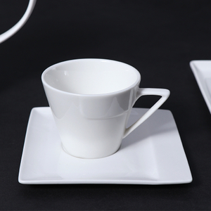 Conjunto de xícara de café de porcelana branca com pires de cerâmica de 5 onças