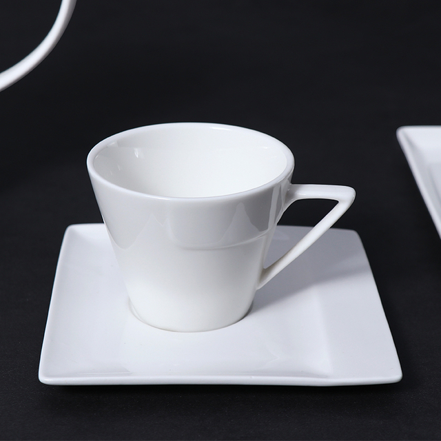 Conjunto de xícara de café de porcelana branca com pires de cerâmica de 5 onças