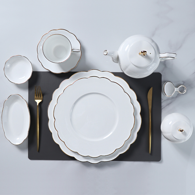A louça fina da louça de Bone China ajusta o luxo