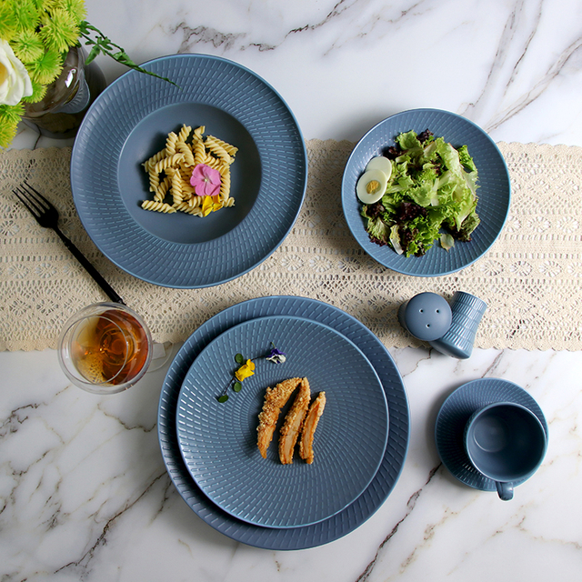 Conjunto moderno de louças de porcelana azul royal para venda