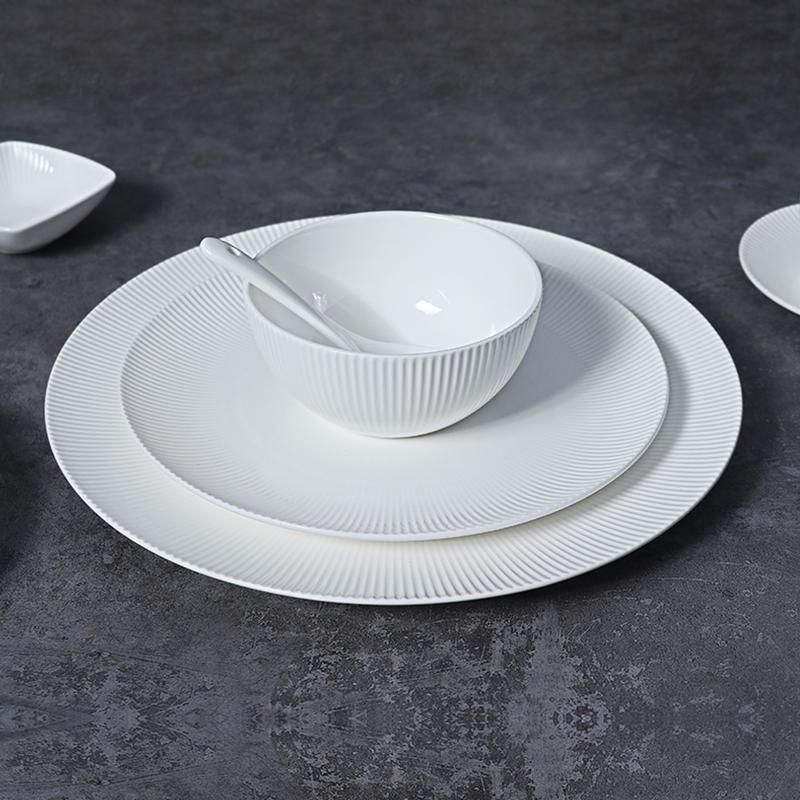 Novo conjunto de pratos de porcelana óssea pratos de jantar comerciais
