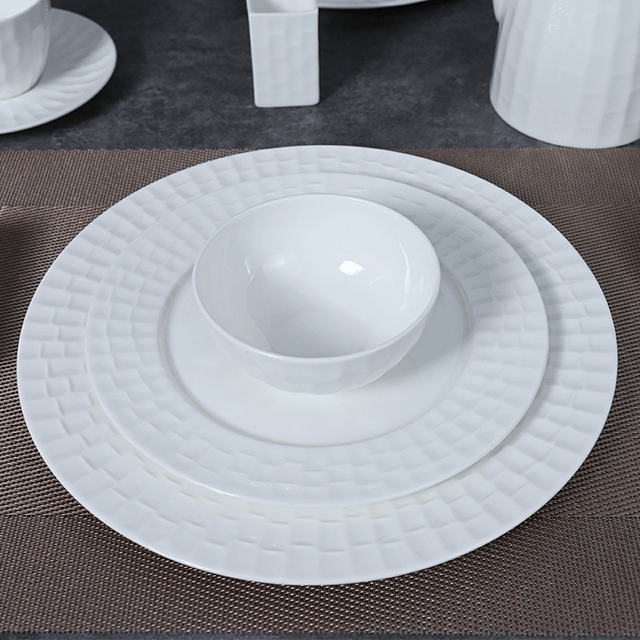 Conjunto de pratos de louça para hotel Conjunto de jantar branco Bone China Conjunto de talheres