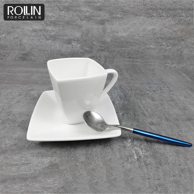 Xícara de café quadrada com design exclusivo