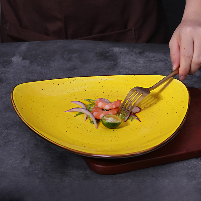 Conjunto de jantar de porcelana amarelo talheres personalizados conjunto de pratos de cerâmica para jantar em hotel
