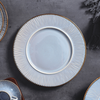 Prato de jantar de porcelana azul