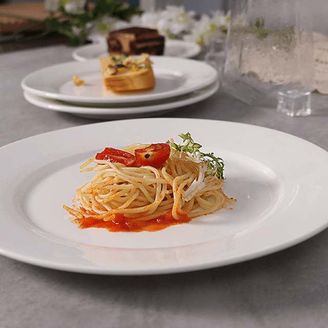 Pratos de jantar de porcelana para aperitivos de festa em cerâmica branca para restaurantes de hotel