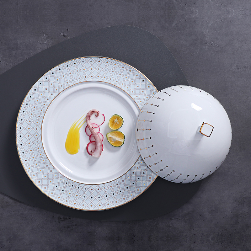 Michelin Louça para restaurante Bone China Sky Light Azul Pratos de jantar com aro dourado Talheres para hotel