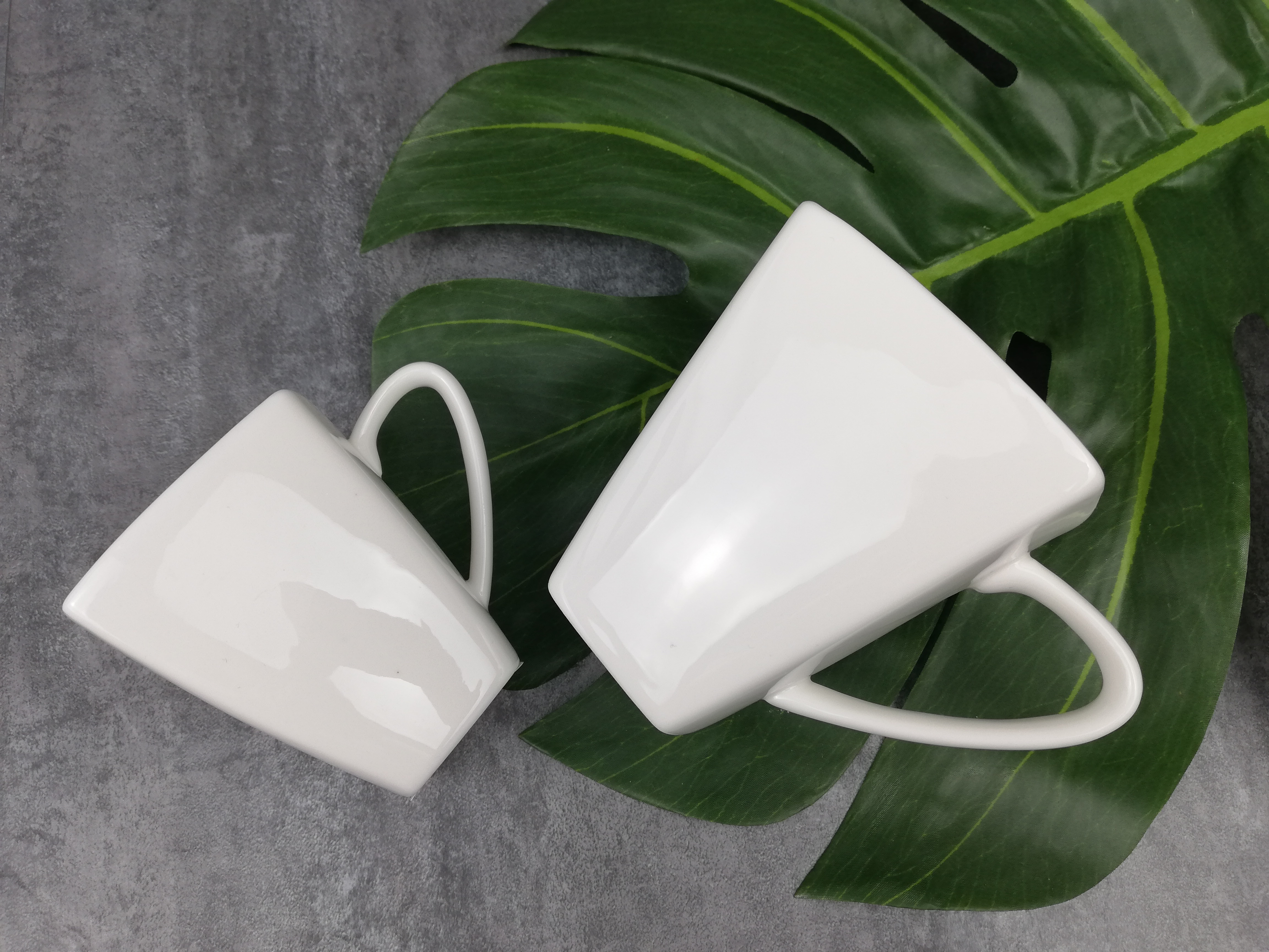 Xícara de café quadrada com design exclusivo