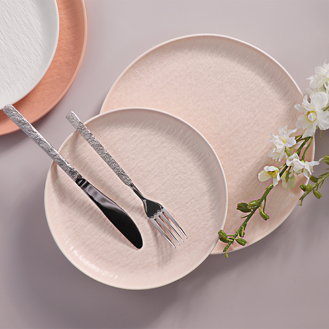 Pratos de restaurante de louça rosa claro de venda quente sob utensílios de mesa vitrificados Vajilla de casamento