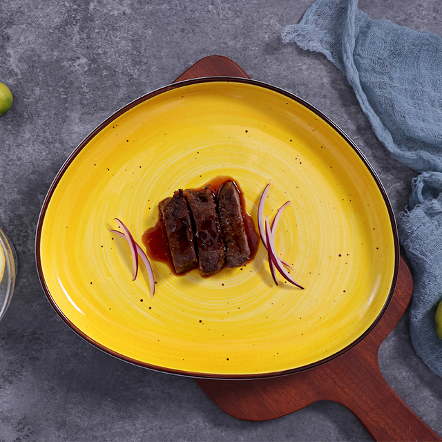 Conjunto de jantar de porcelana amarelo talheres personalizados conjunto de pratos de cerâmica para jantar em hotel