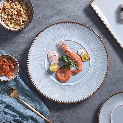 Prato de jantar de porcelana azul