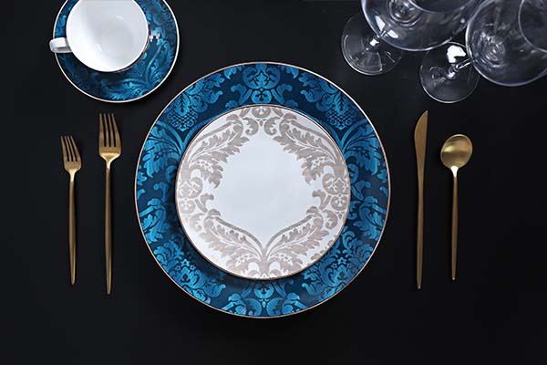 Talheres de porcelana óssea